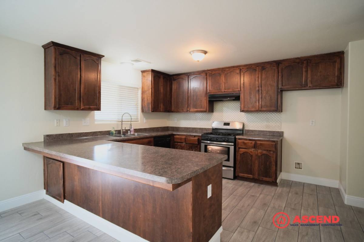 House for rent at 301 Alysheba Dr, Bakersfield, CA 93307