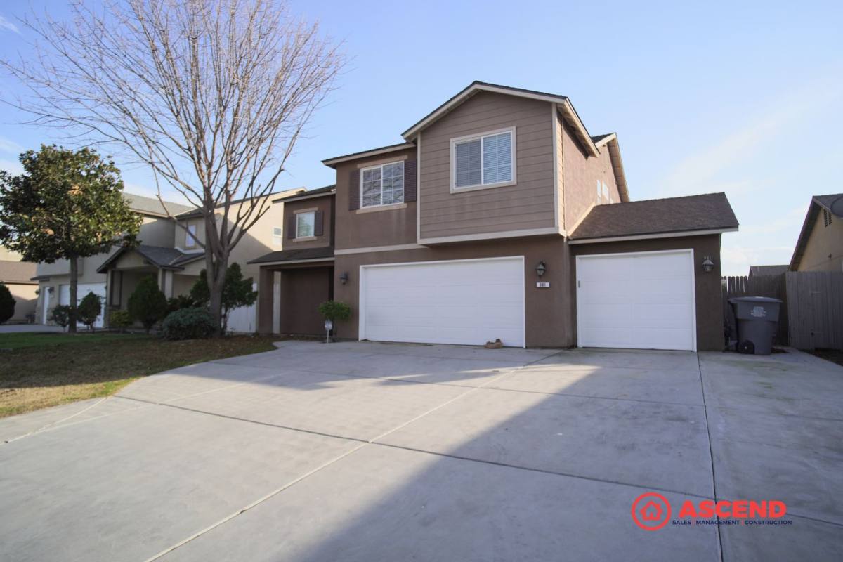 House for rent at 301 Alysheba Dr, Bakersfield, CA 93307