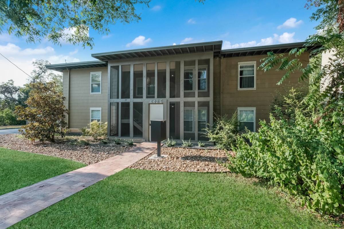 Apartment for rent at 442 E Huisache Ave, San Antonio, TX 78212