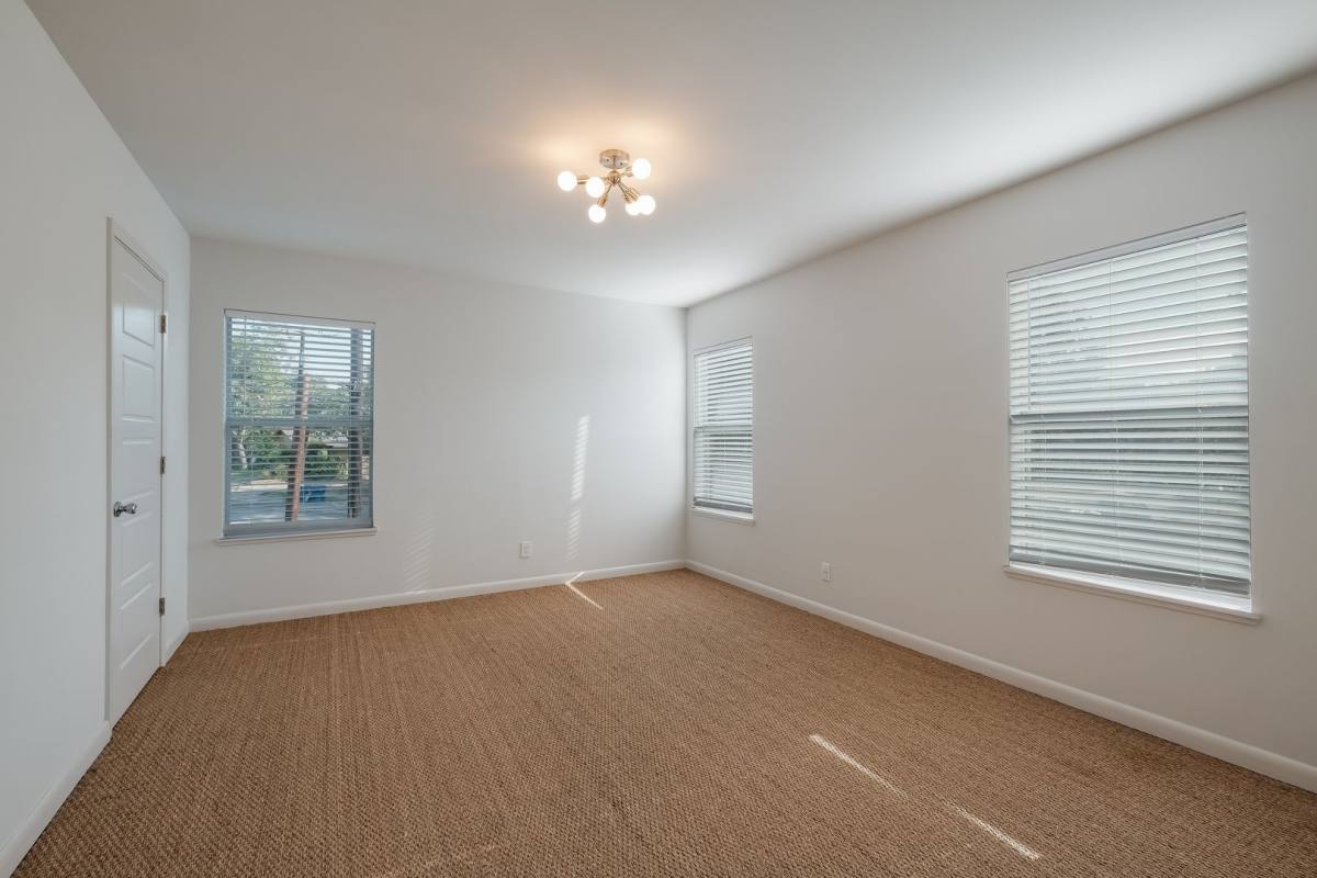 Apartment for rent at 442 E Huisache Ave, San Antonio, TX 78212