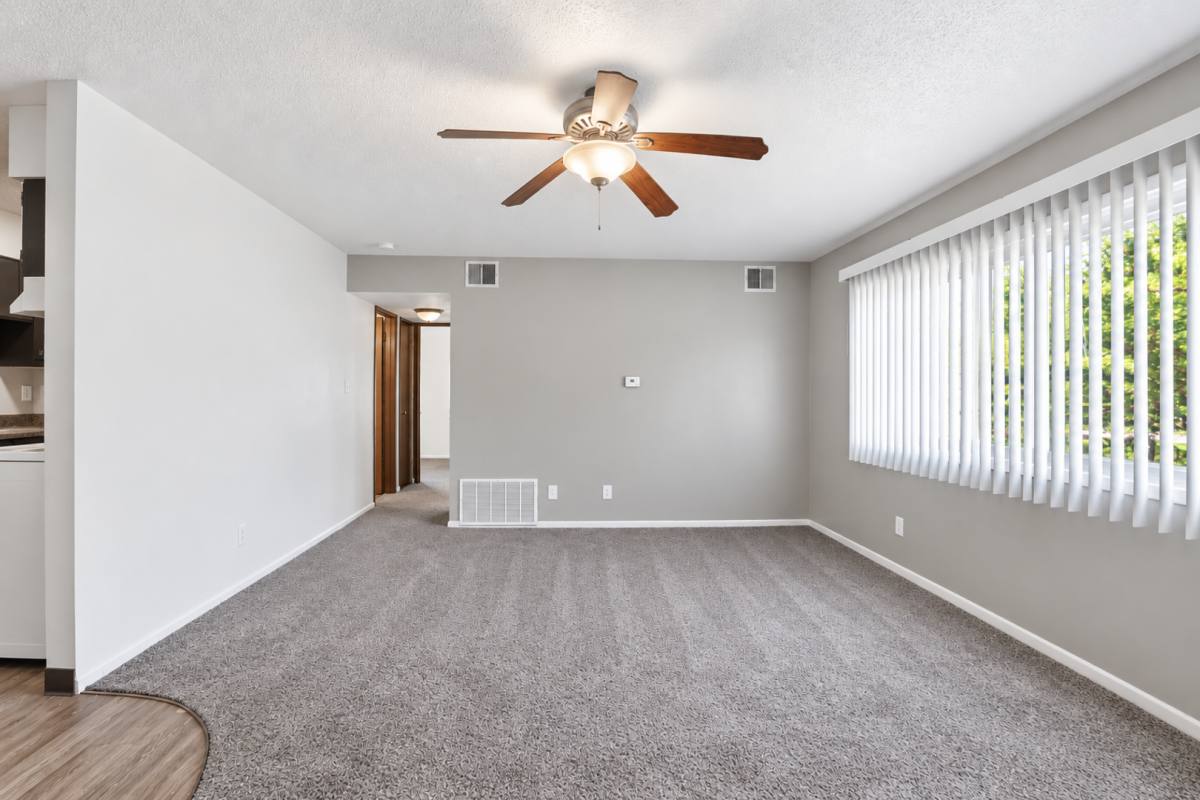 Apartment for rent at 3805-3807 W 4th St, Waterloo, IA 50701