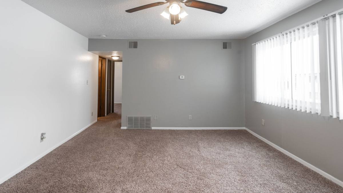 Apartment for rent at 3805-3807 W 4th St, Waterloo, IA 50701