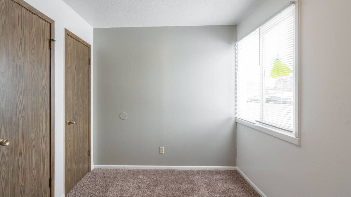 Apartment for rent at 3805-3807 W 4th St, Waterloo, IA 50701