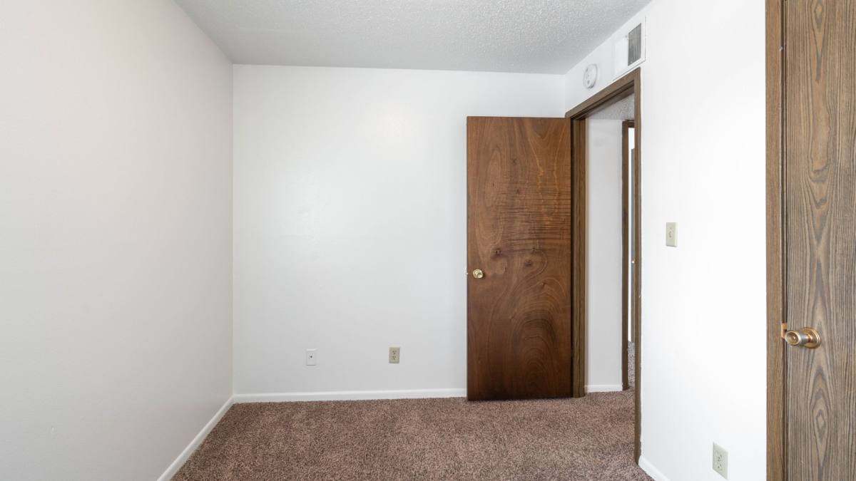 Apartment for rent at 3805-3807 W 4th St, Waterloo, IA 50701