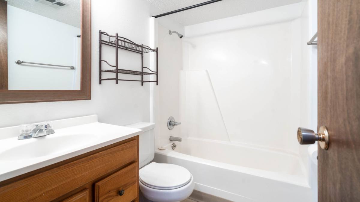 Apartment for rent at 3805-3807 W 4th St, Waterloo, IA 50701