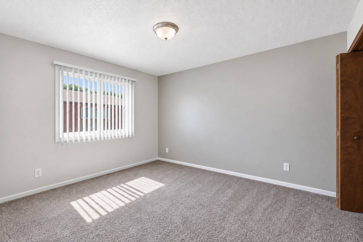 Apartment for rent at 3805-3807 W 4th St, Waterloo, IA 50701