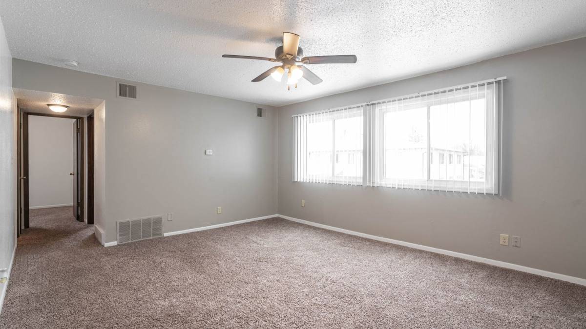 Apartment for rent at 3805-3807 W 4th St, Waterloo, IA 50701