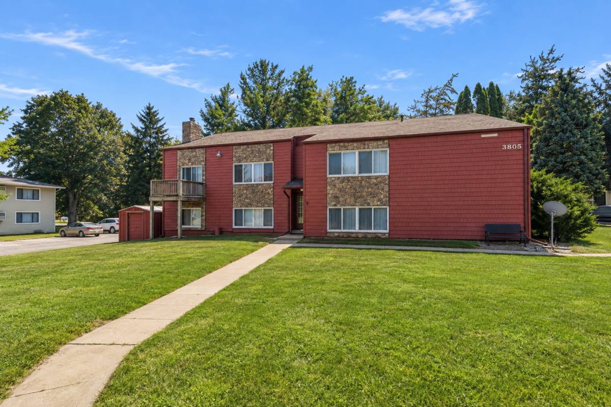 Apartment for rent at 3805-3807 W 4th St, Waterloo, IA 50701