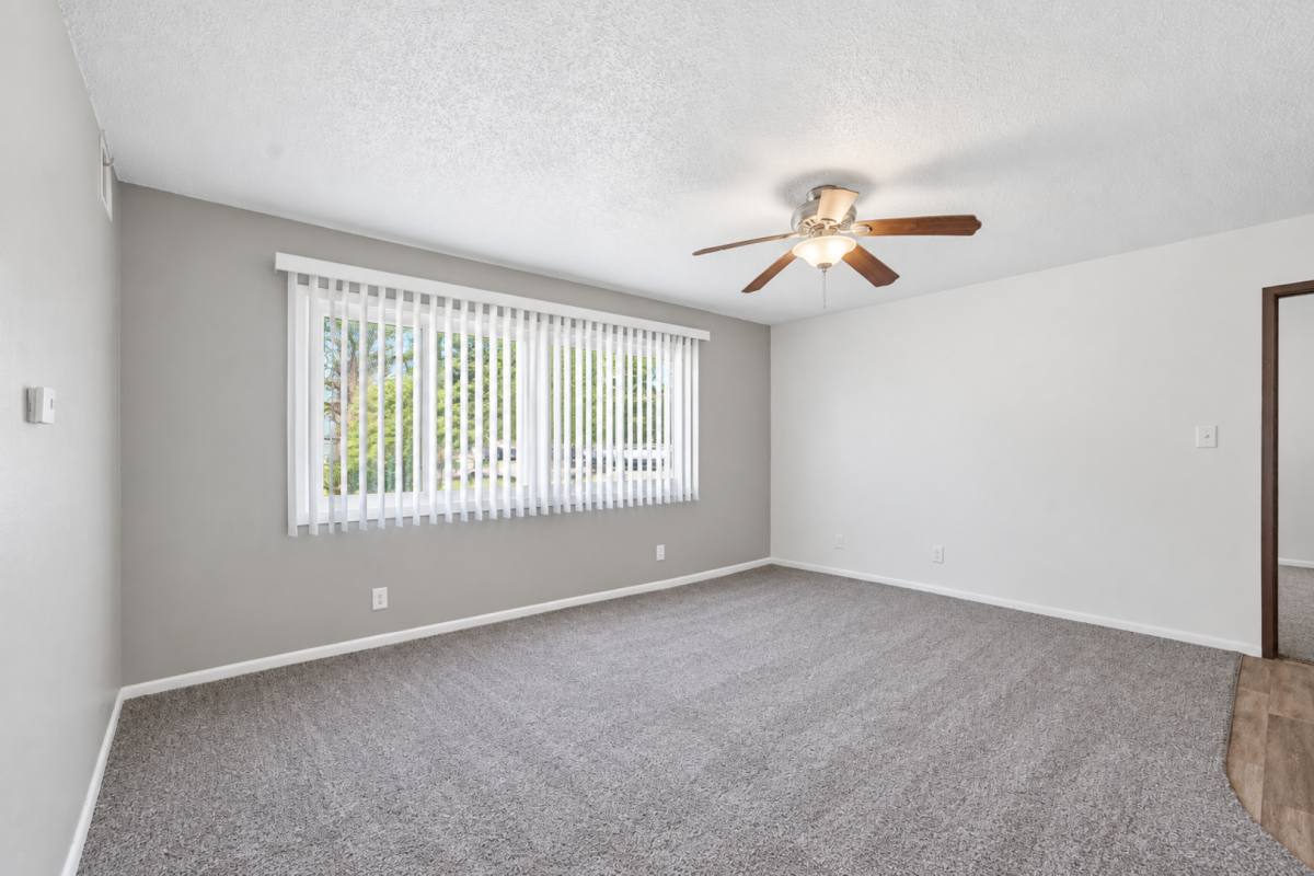 Apartment for rent at 3805-3807 W 4th St, Waterloo, IA 50701