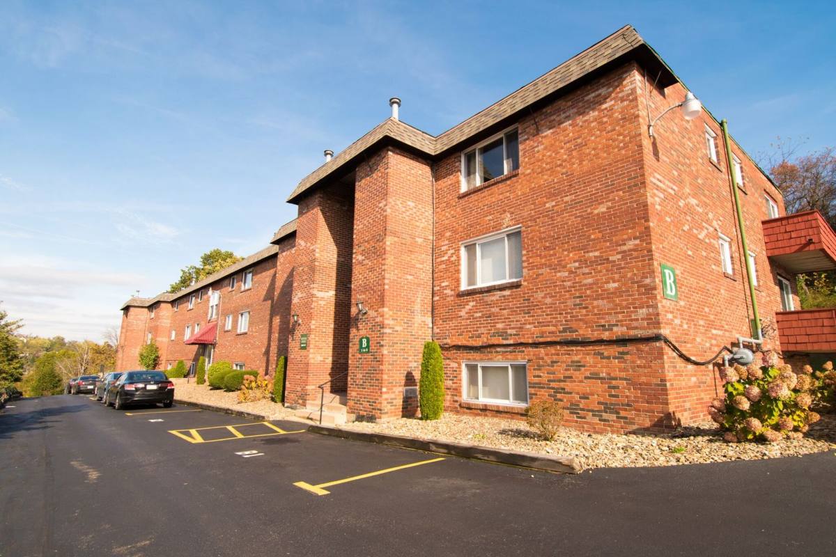 Apartment for rent at 650 Center Rd, Pittsburgh, PA 15239
