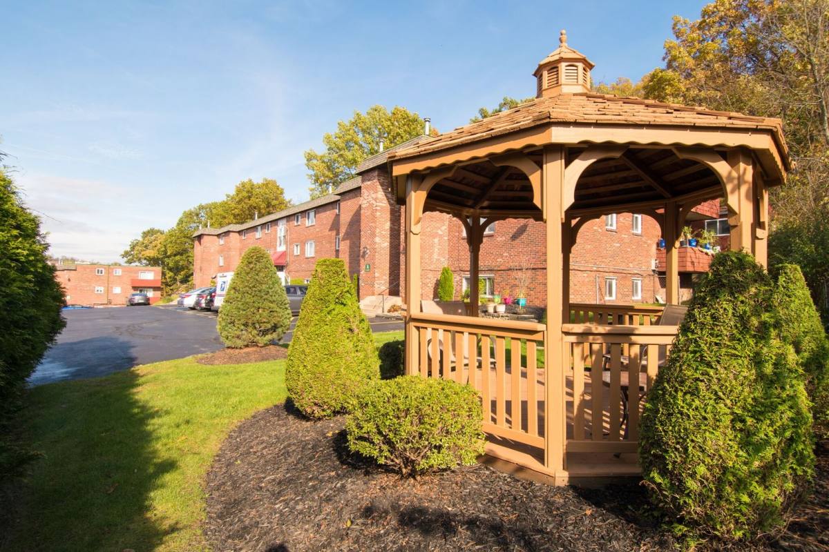 Apartment for rent at 650 Center Rd, Pittsburgh, PA 15239