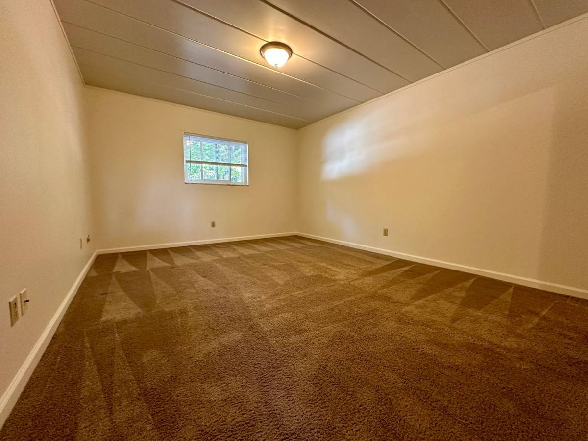 Apartment for rent at 650 Center Rd, Pittsburgh, PA 15239