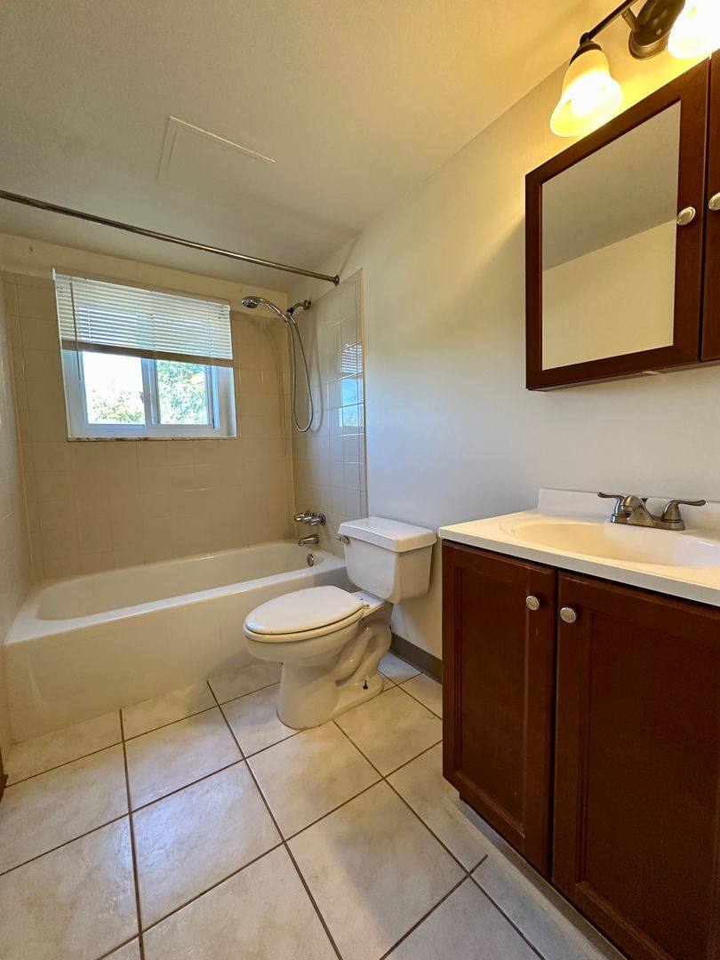 Apartment for rent at 650 Center Rd, Pittsburgh, PA 15239