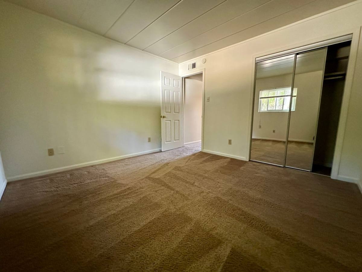 Apartment for rent at 650 Center Rd, Pittsburgh, PA 15239