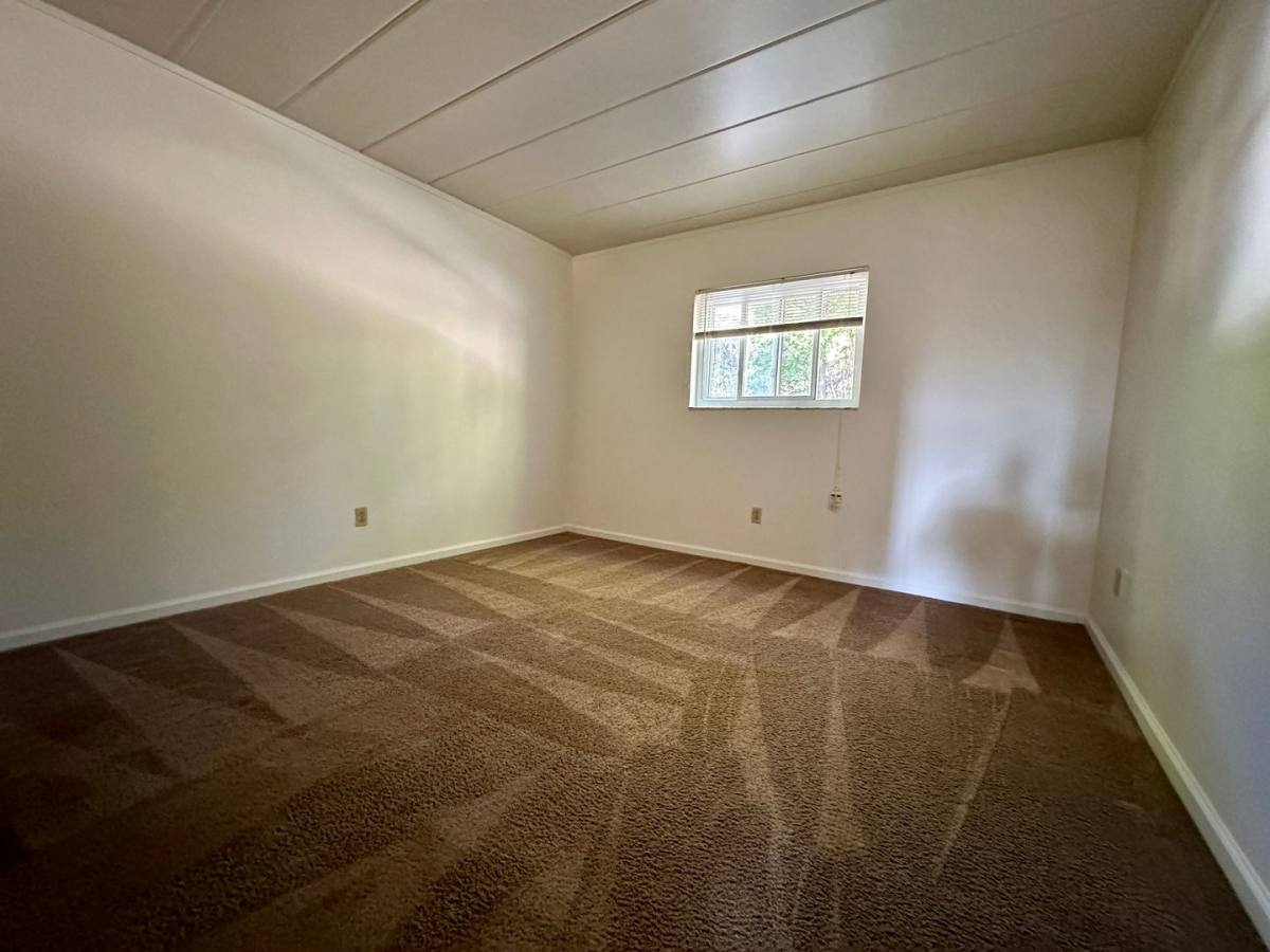 Apartment for rent at 650 Center Rd, Pittsburgh, PA 15239