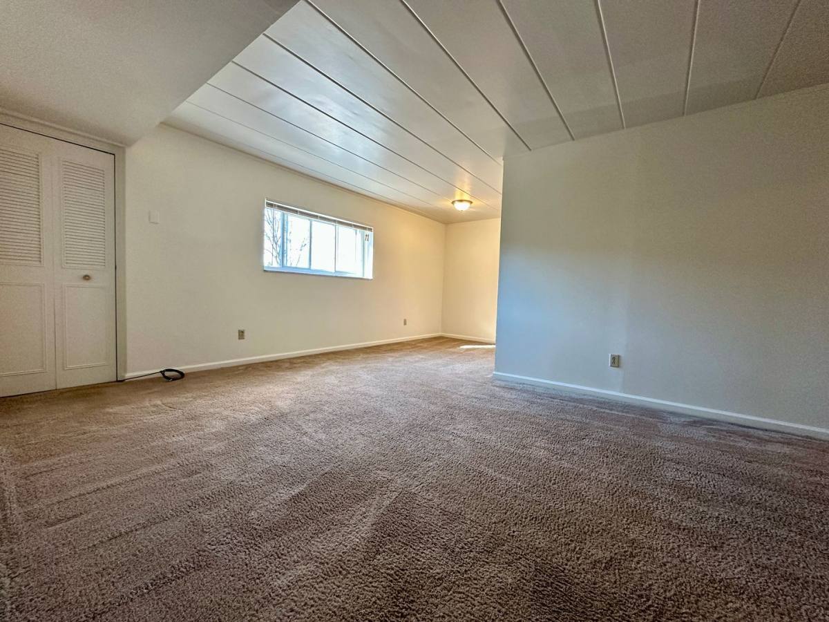 Apartment for rent at 650 Center Rd, Pittsburgh, PA 15239