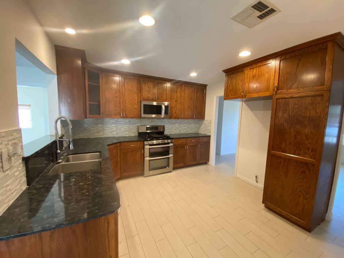 House for rent at 43100 18th St W, Lancaster, CA 93534