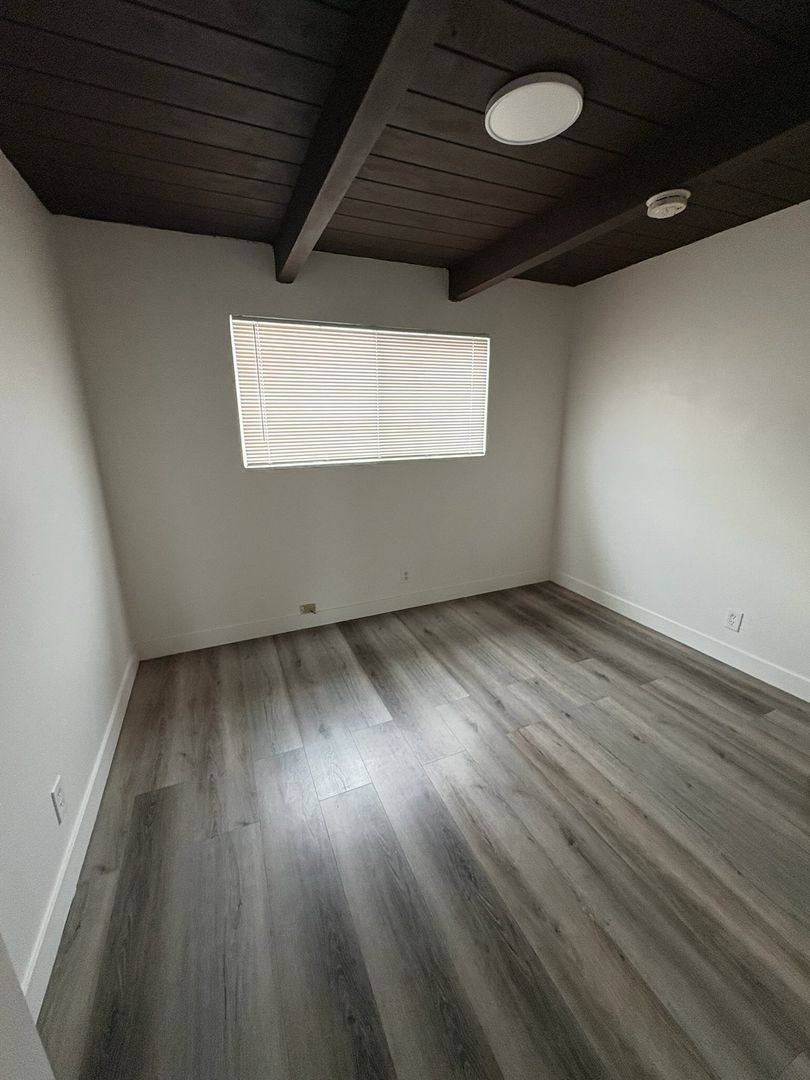 Apartment for rent at 692 34th St, Oakland, CA 94609