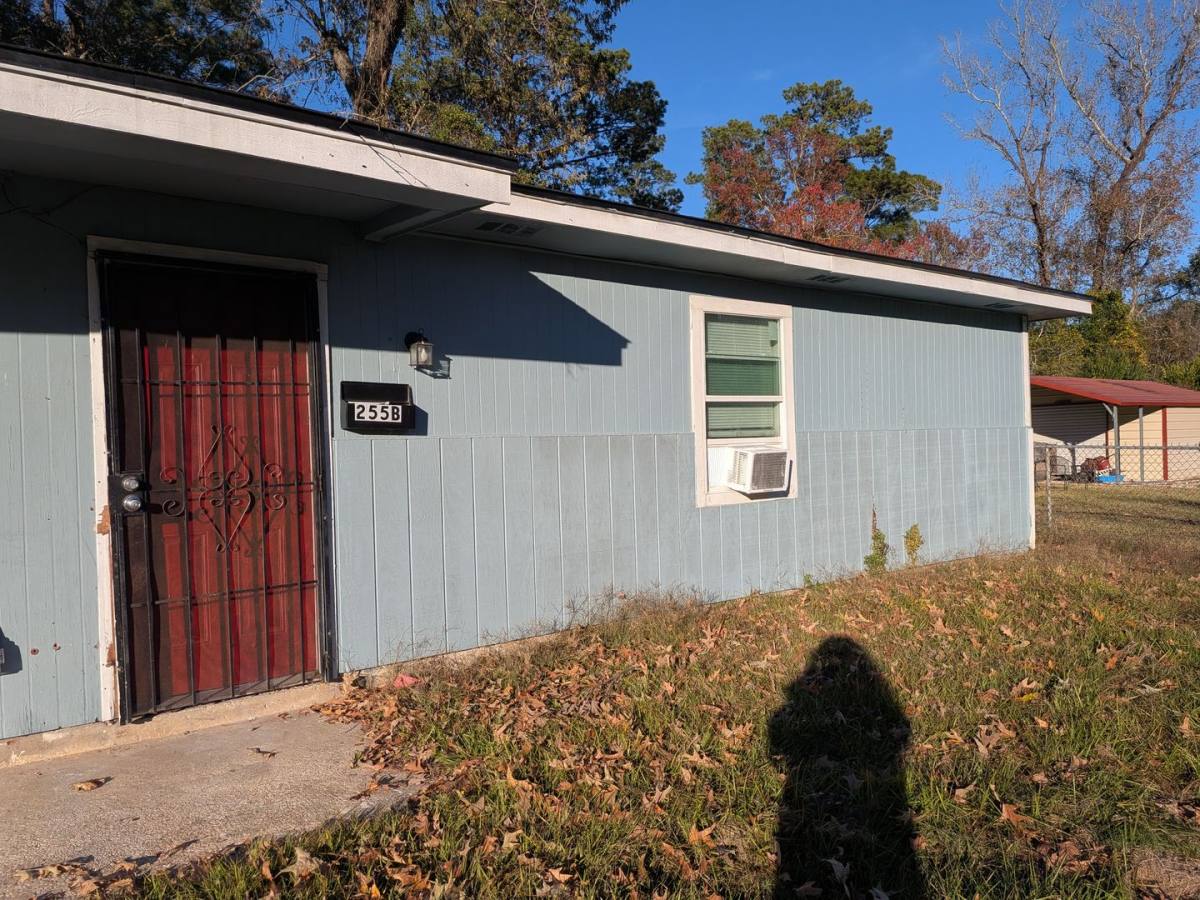 Apartment for rent at 255 Pollard Lane, Beaumont, TX 77703