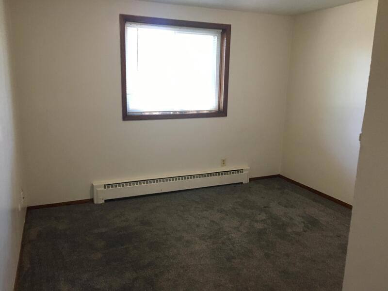 Apartment for rent at 1610 Albemarle St #101, Saint Paul, MN 55117
