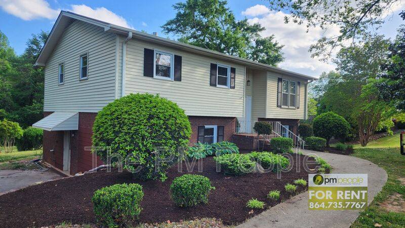 House for rent at 304 Lavonne Ave, Easley, SC 29642