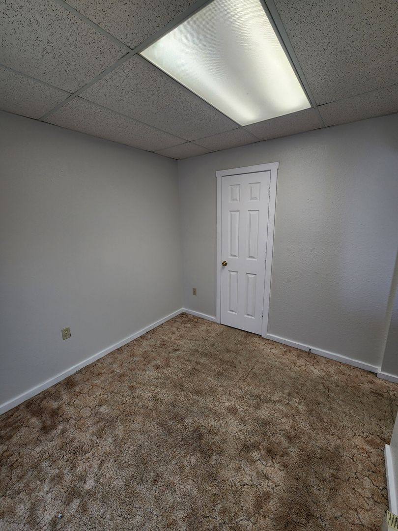 Apartment for rent at 623 Jefferson Ave, Charleston, IL 61920