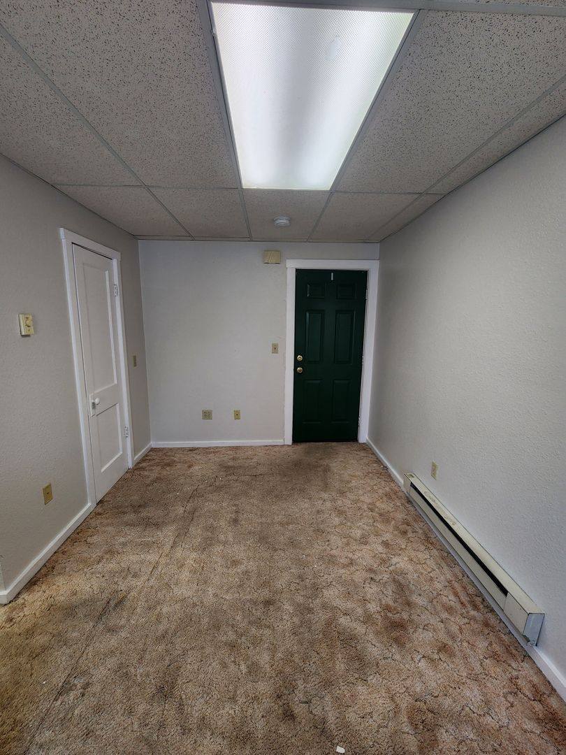 Apartment for rent at 623 Jefferson Ave, Charleston, IL 61920