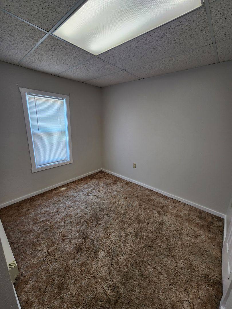 Apartment for rent at 623 Jefferson Ave, Charleston, IL 61920