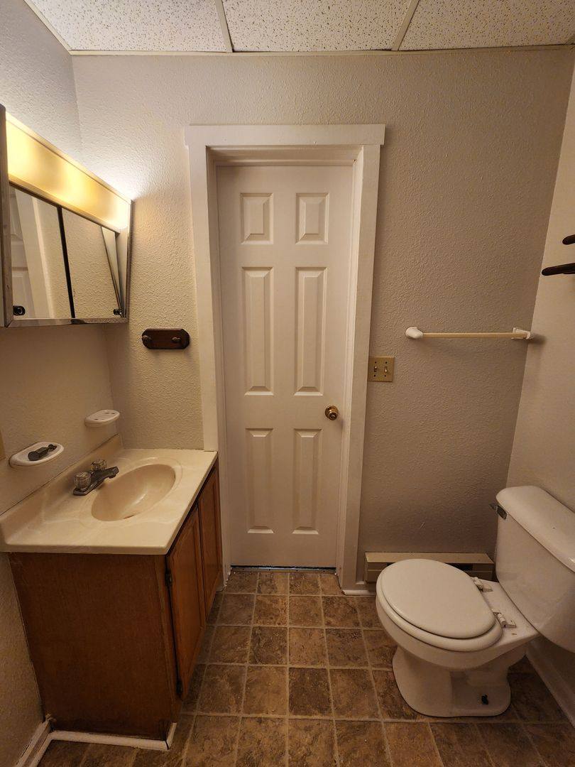 Apartment for rent at 623 Jefferson Ave, Charleston, IL 61920