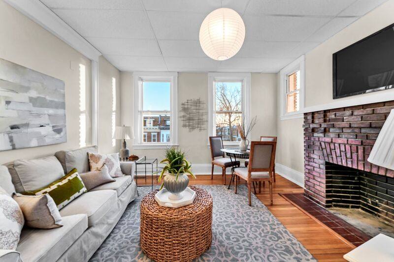Apartment for rent at 300 E 30th St #6E, Baltimore, MD 21218