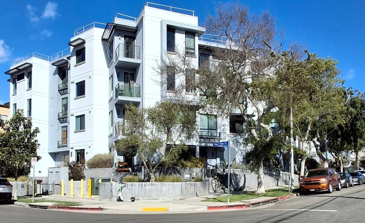 Apartment for rent at 5955 Saturn St, Los Angeles, CA 90035