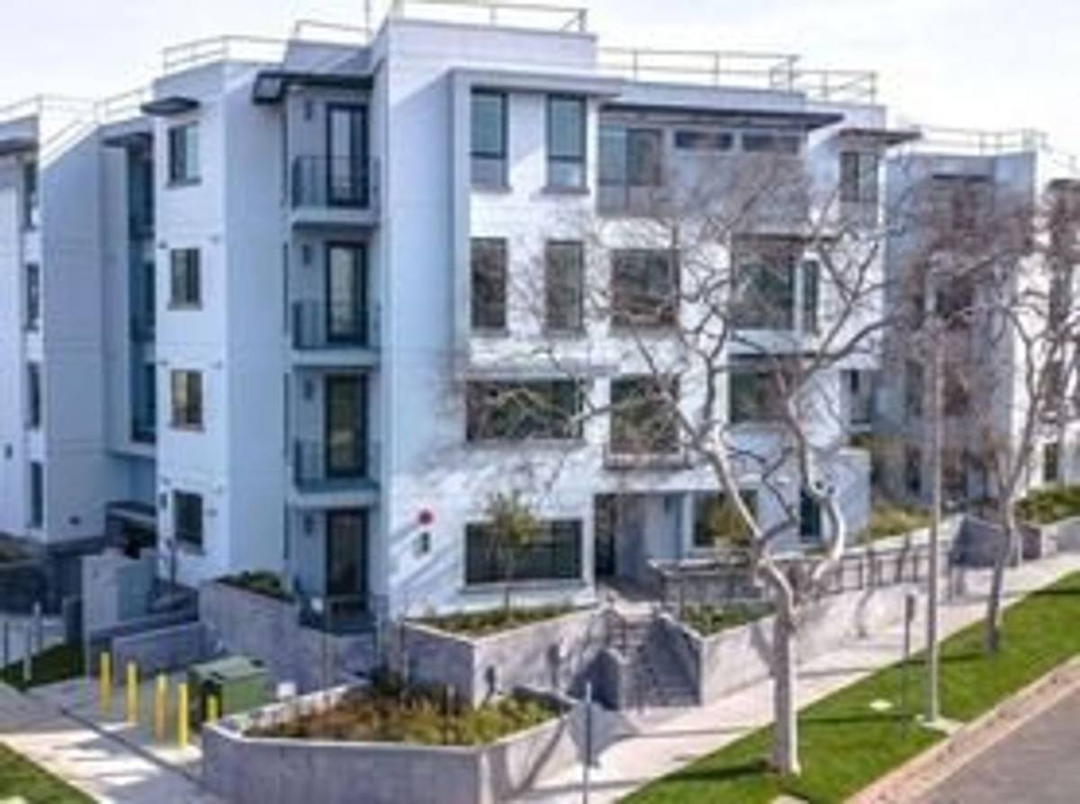 Apartment for rent at 5955 Saturn St, Los Angeles, CA 90035