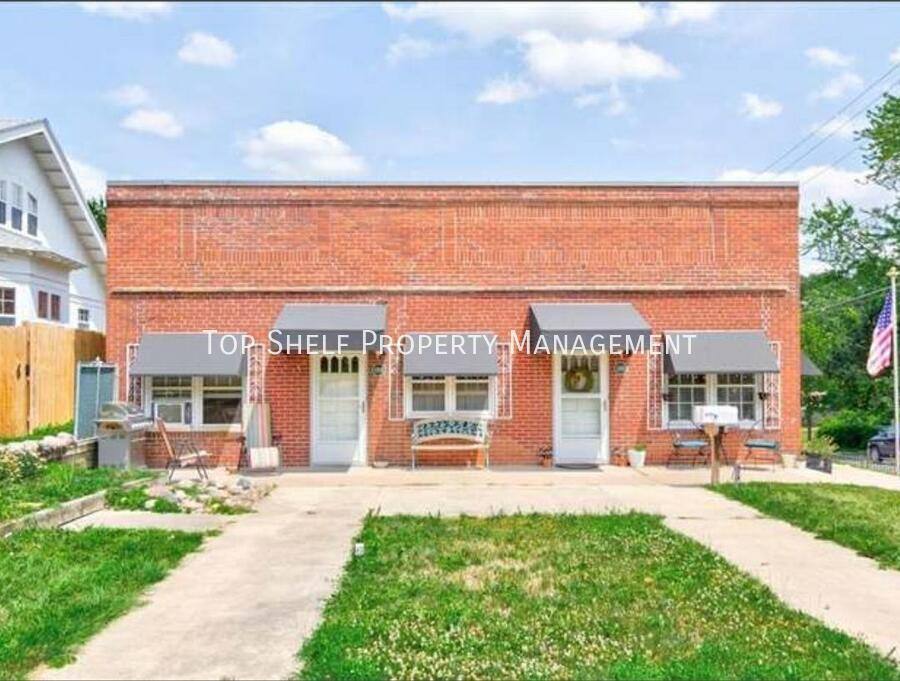 Apartment for rent at 2303 E 9th St #2, Des Moines, IA 50316