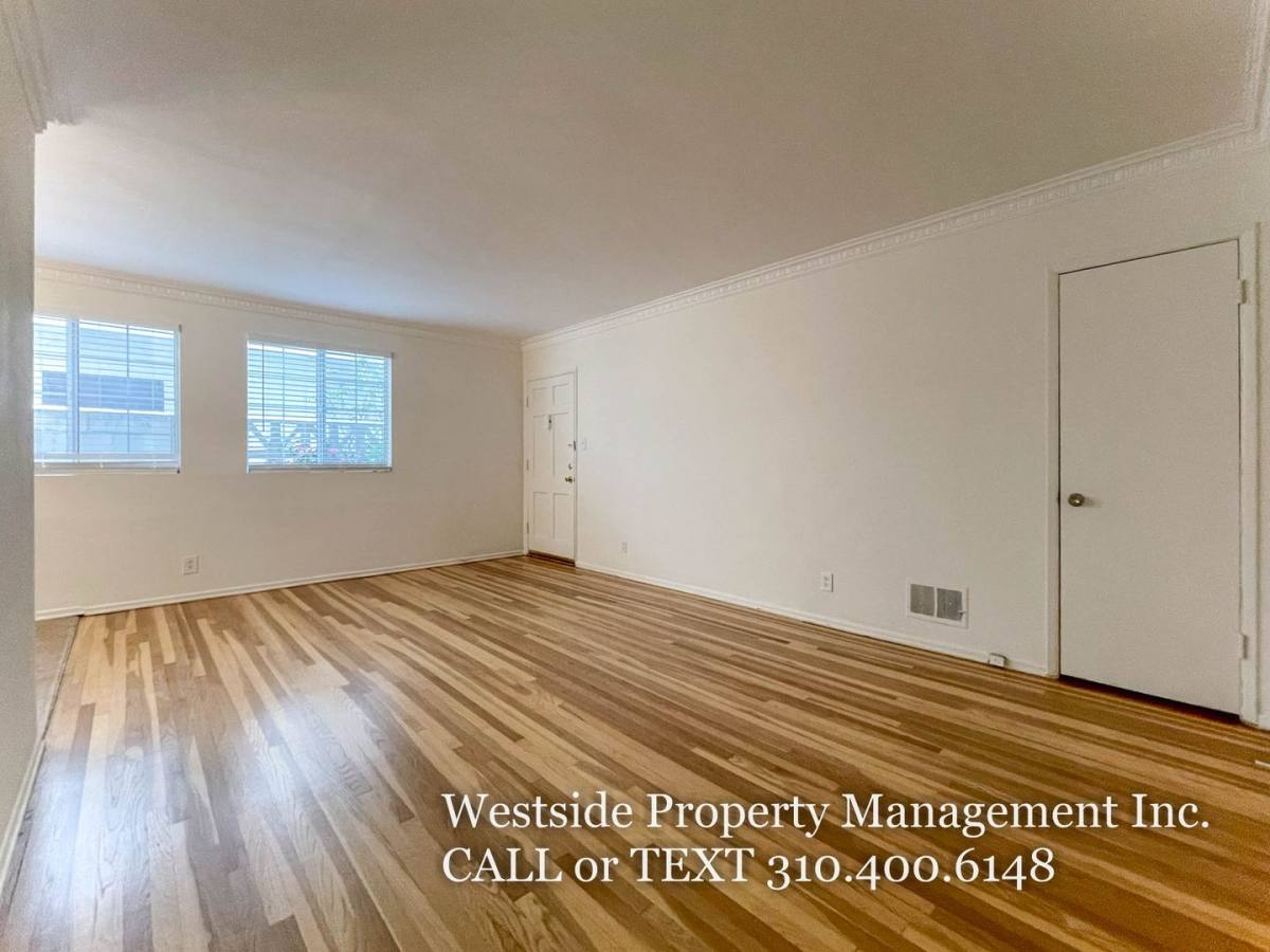 Apartment for rent at 244 S Doheny Dr #246, Beverly Hills, CA 90211
