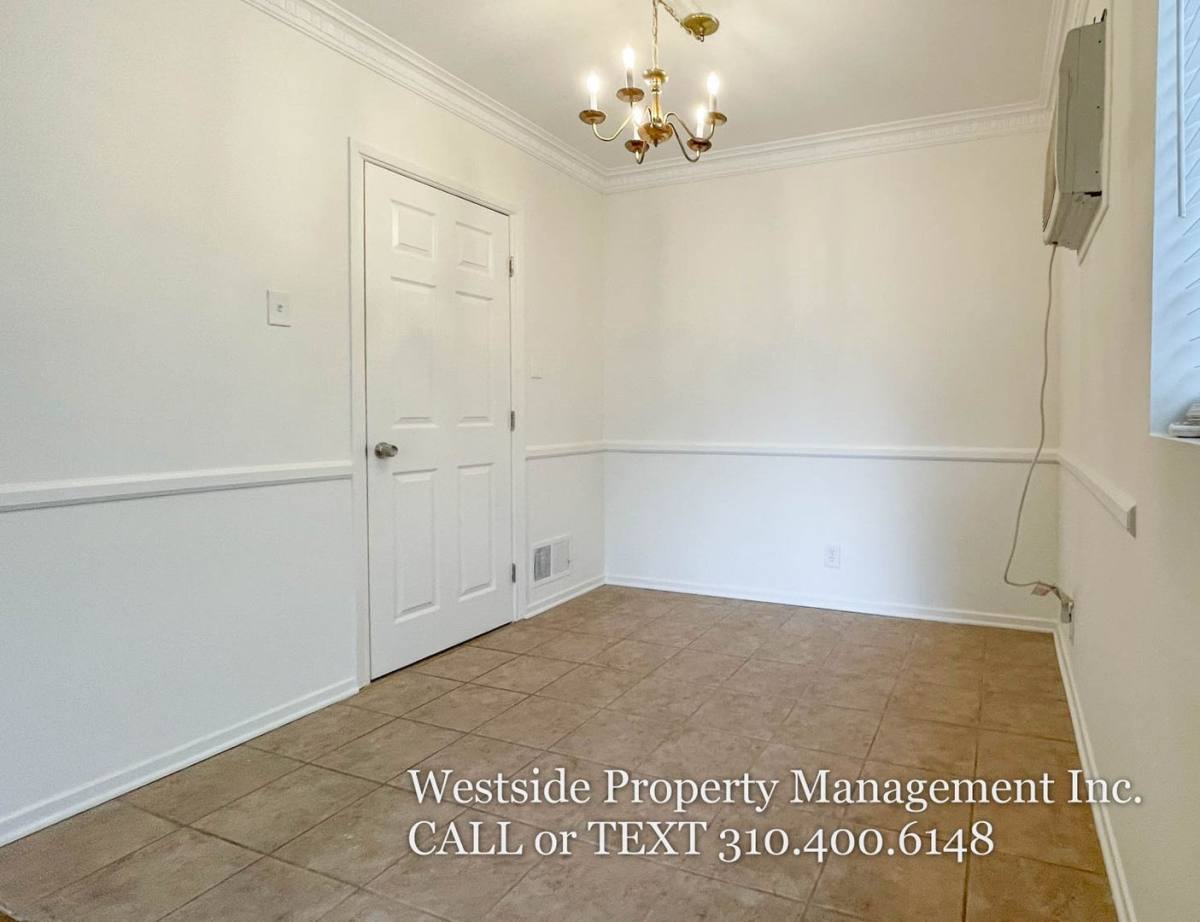 Apartment for rent at 244 S Doheny Dr #246, Beverly Hills, CA 90211