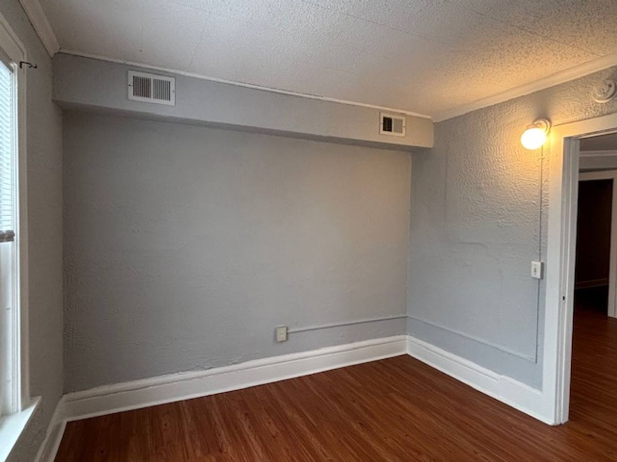Apartment for rent at 580 Thomas Ave W, Saint Paul, MN 55103