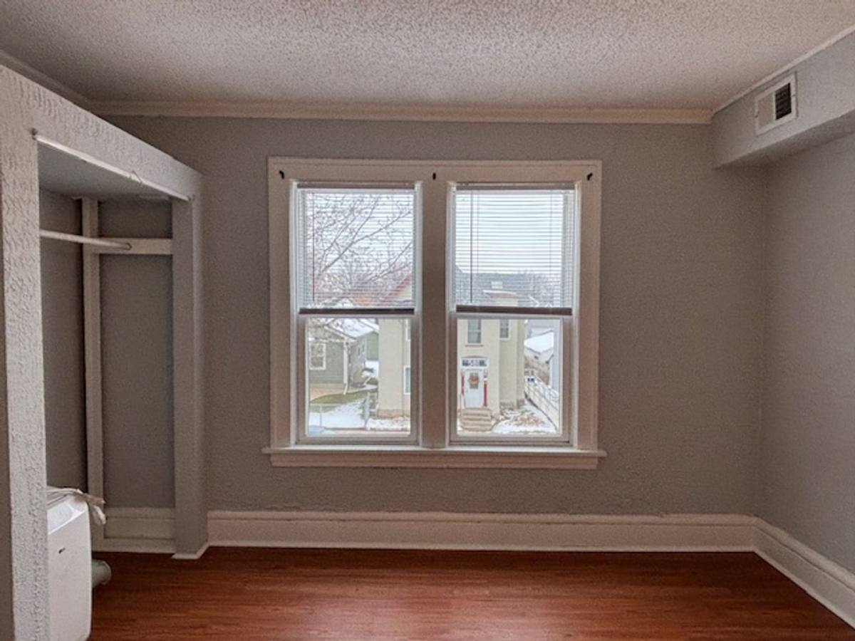 Apartment for rent at 580 Thomas Ave W, Saint Paul, MN 55103