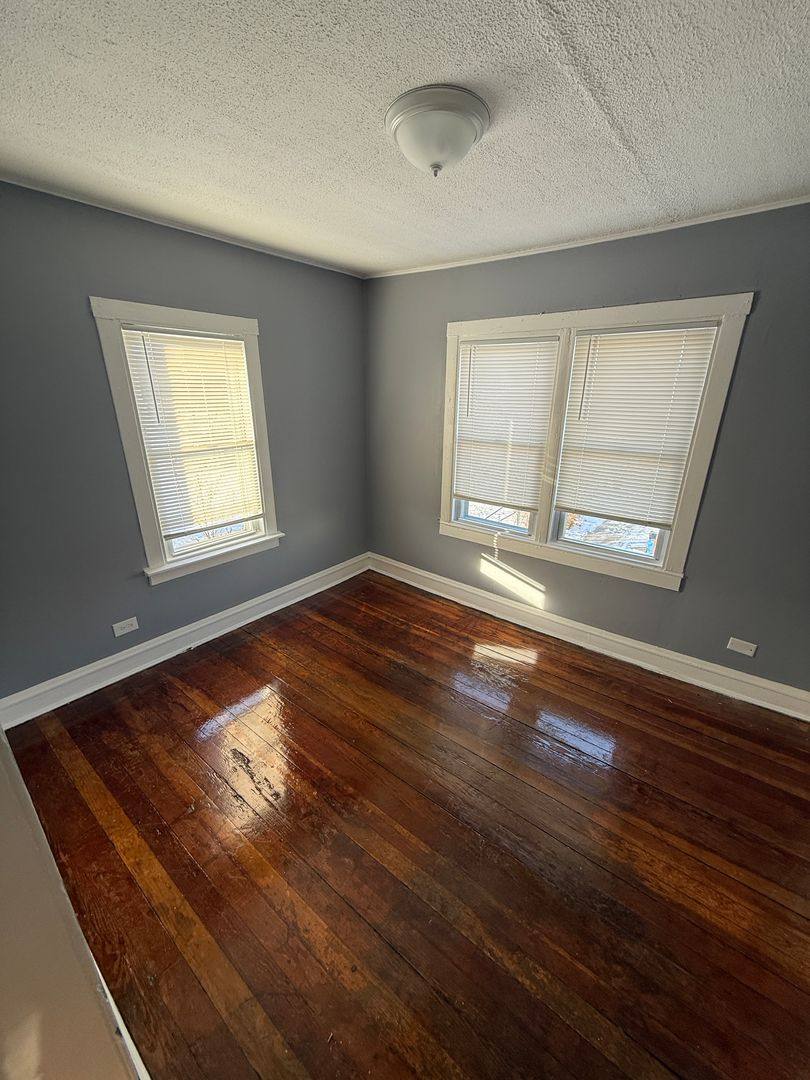 Apartment for rent at 1651 E 74th Place, Chicago, IL 60649