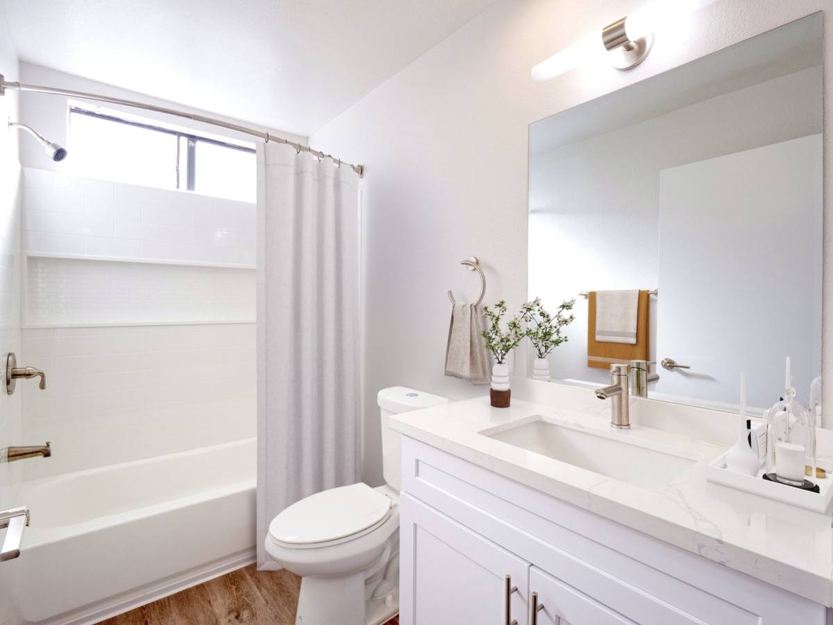 Apartment for rent at 11208 S Western, Los Angeles, CA 90047