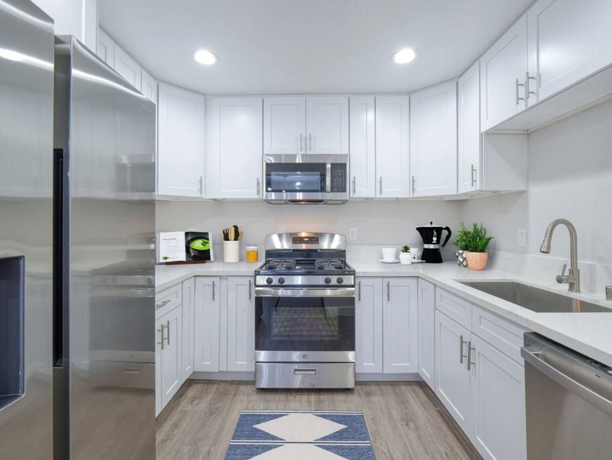 Apartment for rent at 11208 S Western, Los Angeles, CA 90047