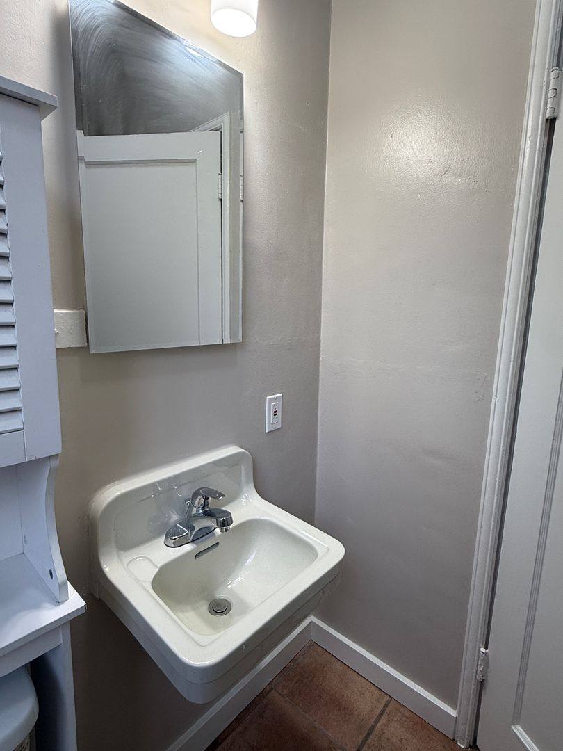Apartment for rent at 1312 Chestnut St, Alameda, CA 94501