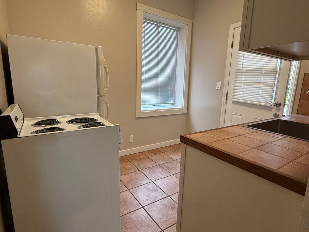Apartment for rent at 1312 Chestnut St, Alameda, CA 94501