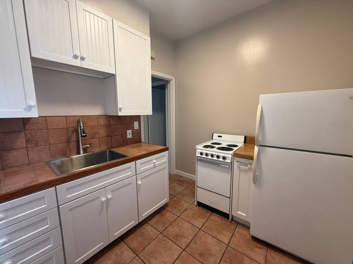 Apartment for rent at 1312 Chestnut St, Alameda, CA 94501