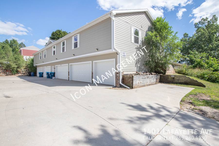 Townhouse for rent at 1401 Lafayette Ave, Kalamazoo, MI 49006