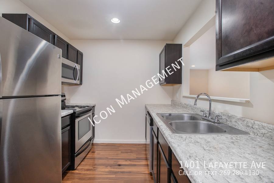 Townhouse for rent at 1401 Lafayette Ave, Kalamazoo, MI 49006