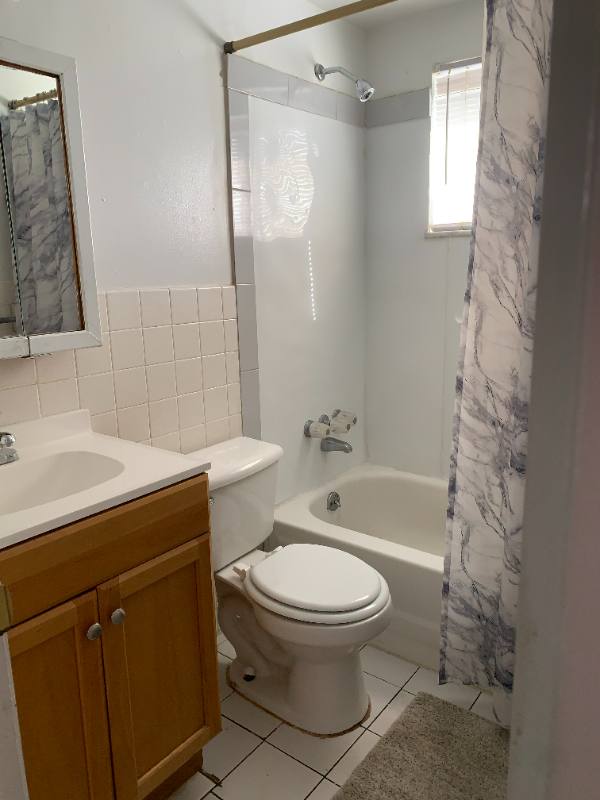 Apartment for rent at 728 Ohio Pike, Cincinnati, OH 45245