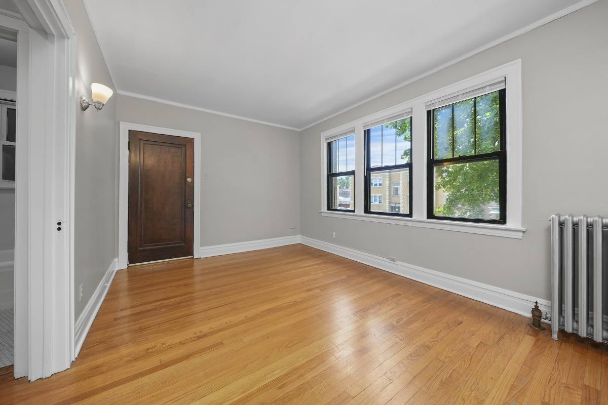 Apartment for rent at 1939 Grove Ave #102, Berwyn, IL 60402