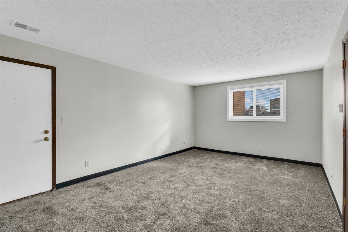 Apartment for rent at 5 Willedrob Rd, Bloomington, IL 61701