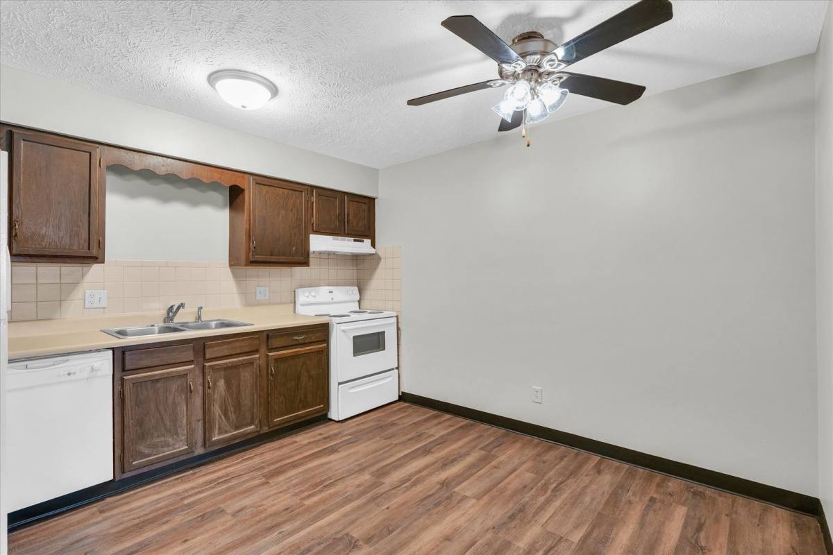 Apartment for rent at 5 Willedrob Rd, Bloomington, IL 61701