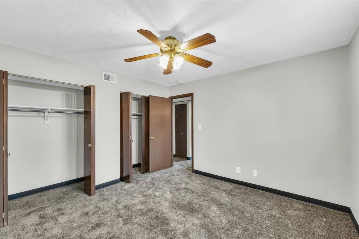 Apartment for rent at 5 Willedrob Rd, Bloomington, IL 61701